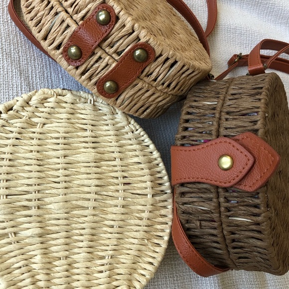 🆕 (1 LEFT) Round rattan straw crossbody purse - Picture 6 of 8